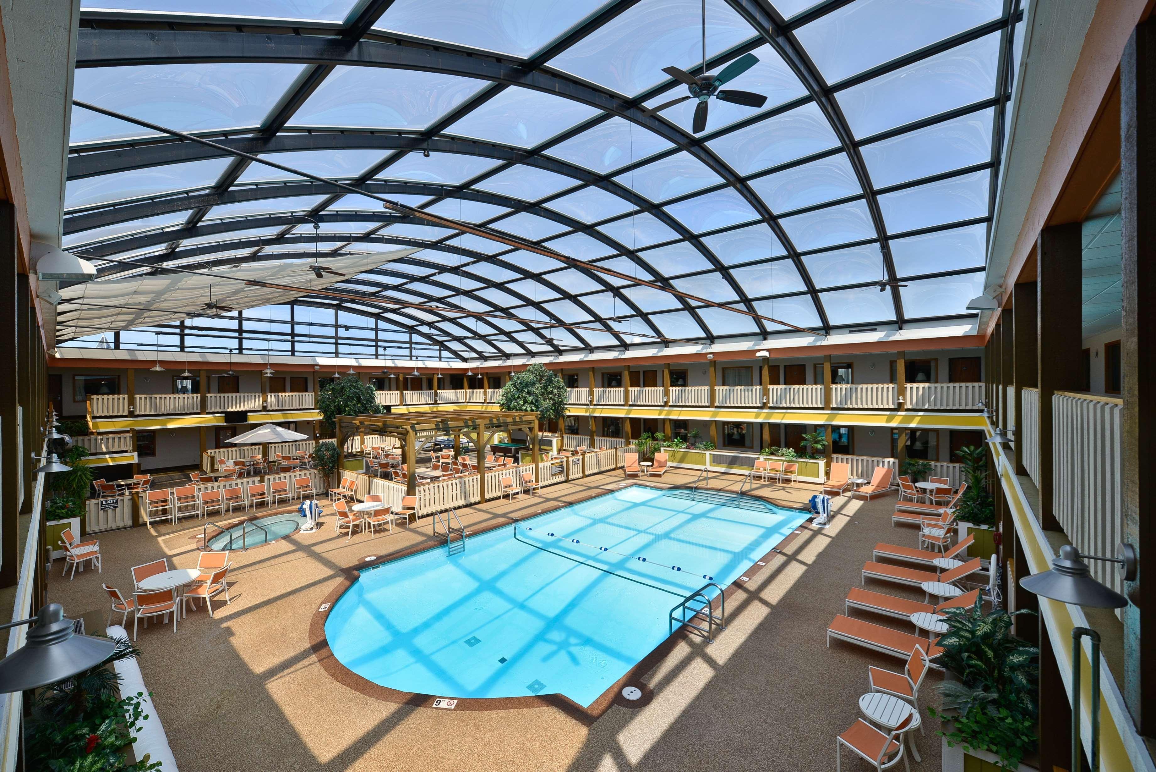 Best Western Plus Dubuque Hotel And Conference Center Exterior foto
