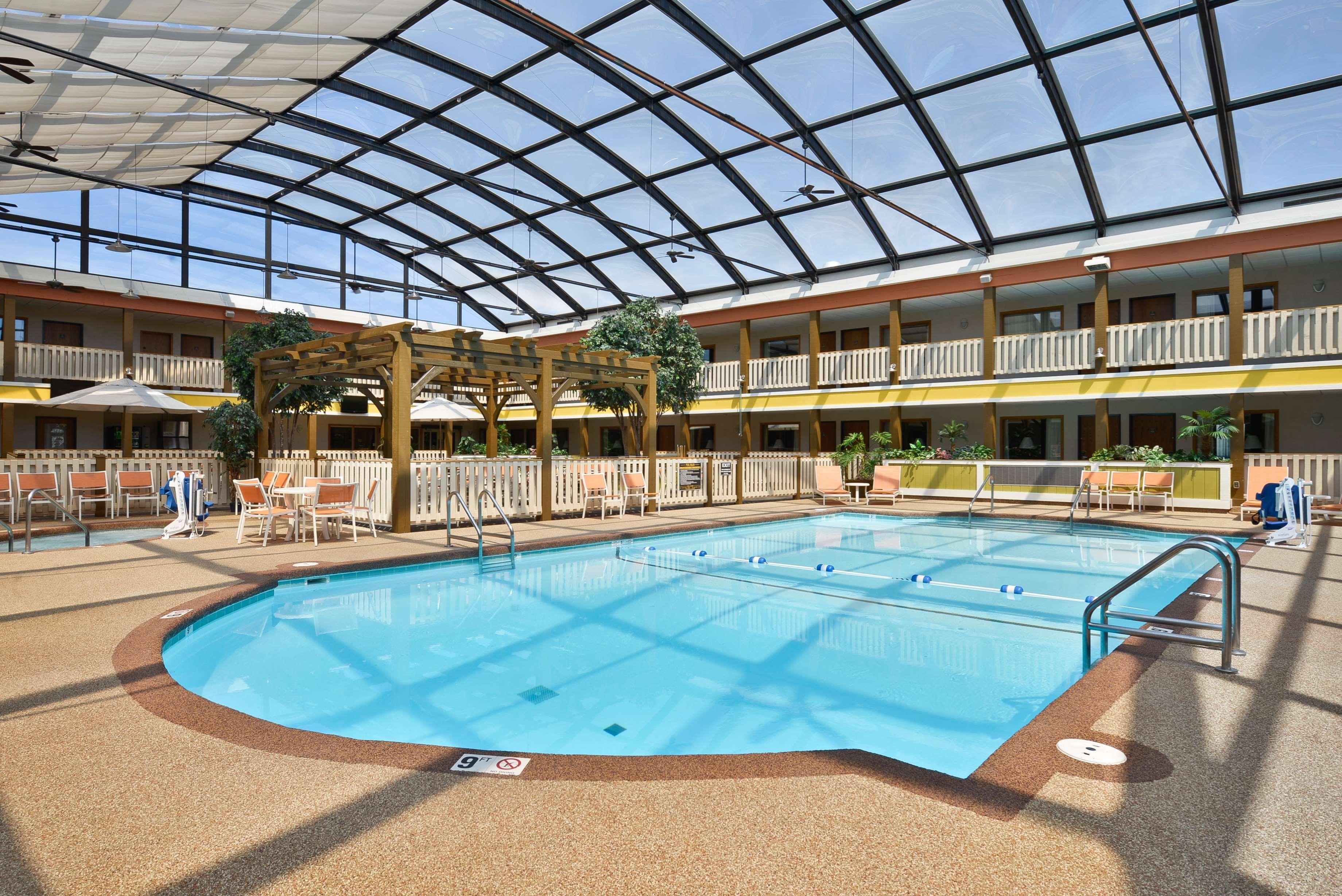 Best Western Plus Dubuque Hotel And Conference Center Exterior foto