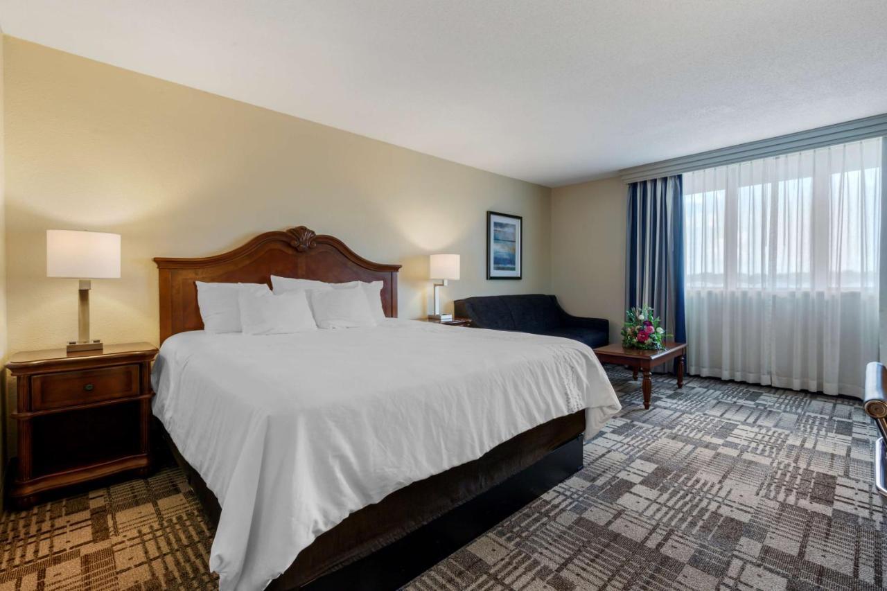 Best Western Plus Dubuque Hotel And Conference Center Exterior foto