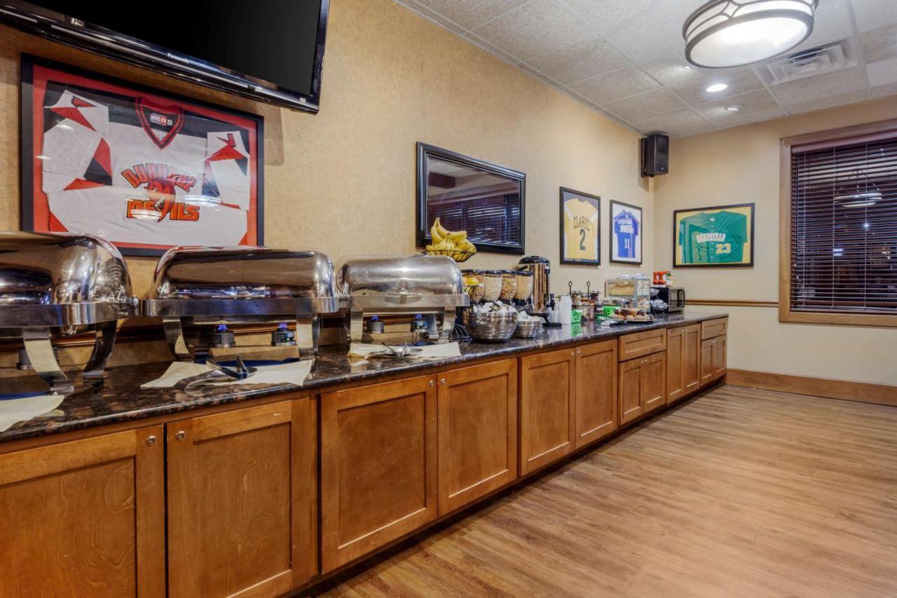 Best Western Plus Dubuque Hotel And Conference Center Exterior foto