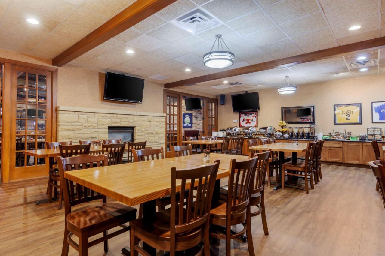 Best Western Plus Dubuque Hotel And Conference Center Exterior foto