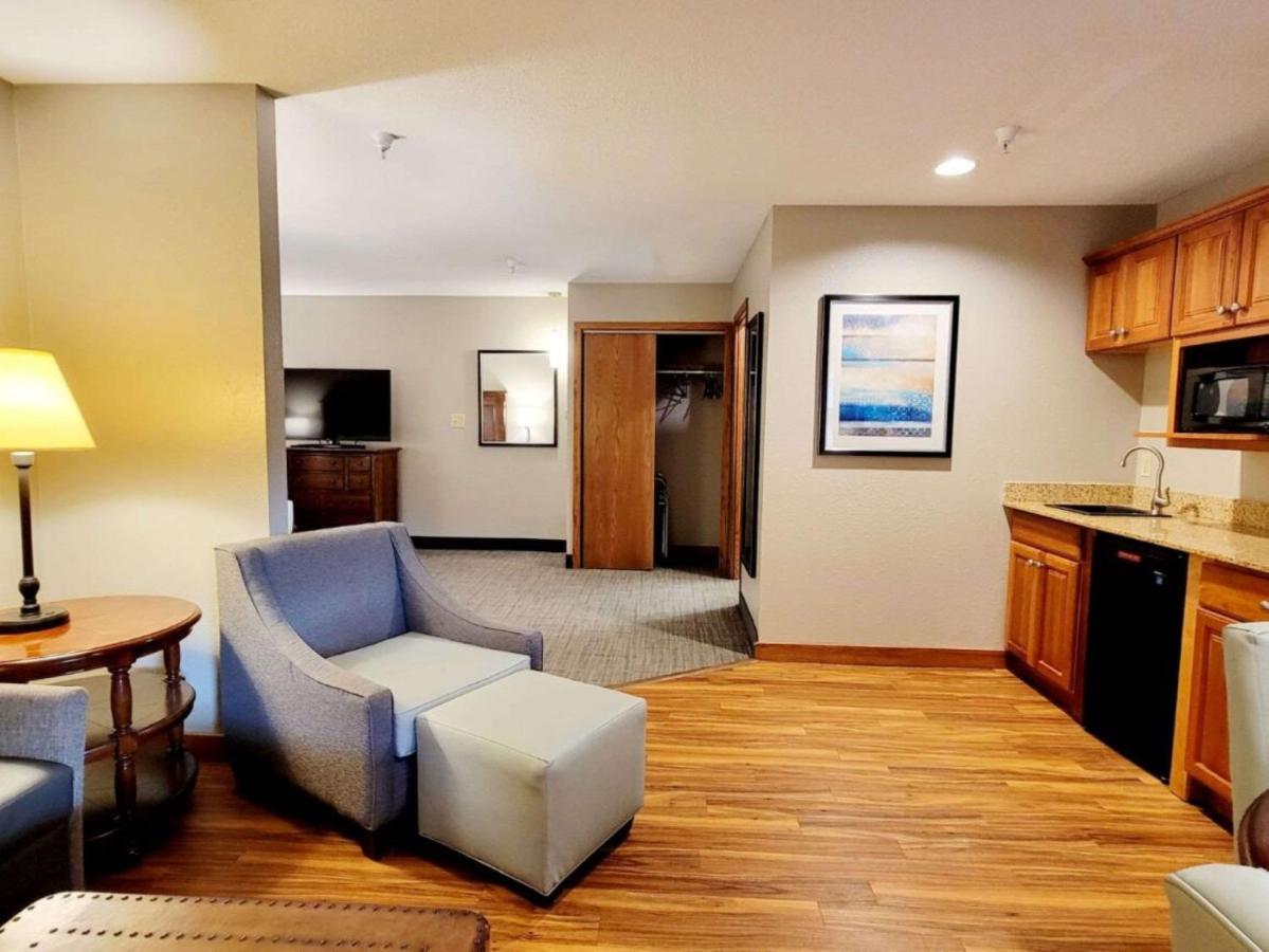 Best Western Plus Dubuque Hotel And Conference Center Exterior foto