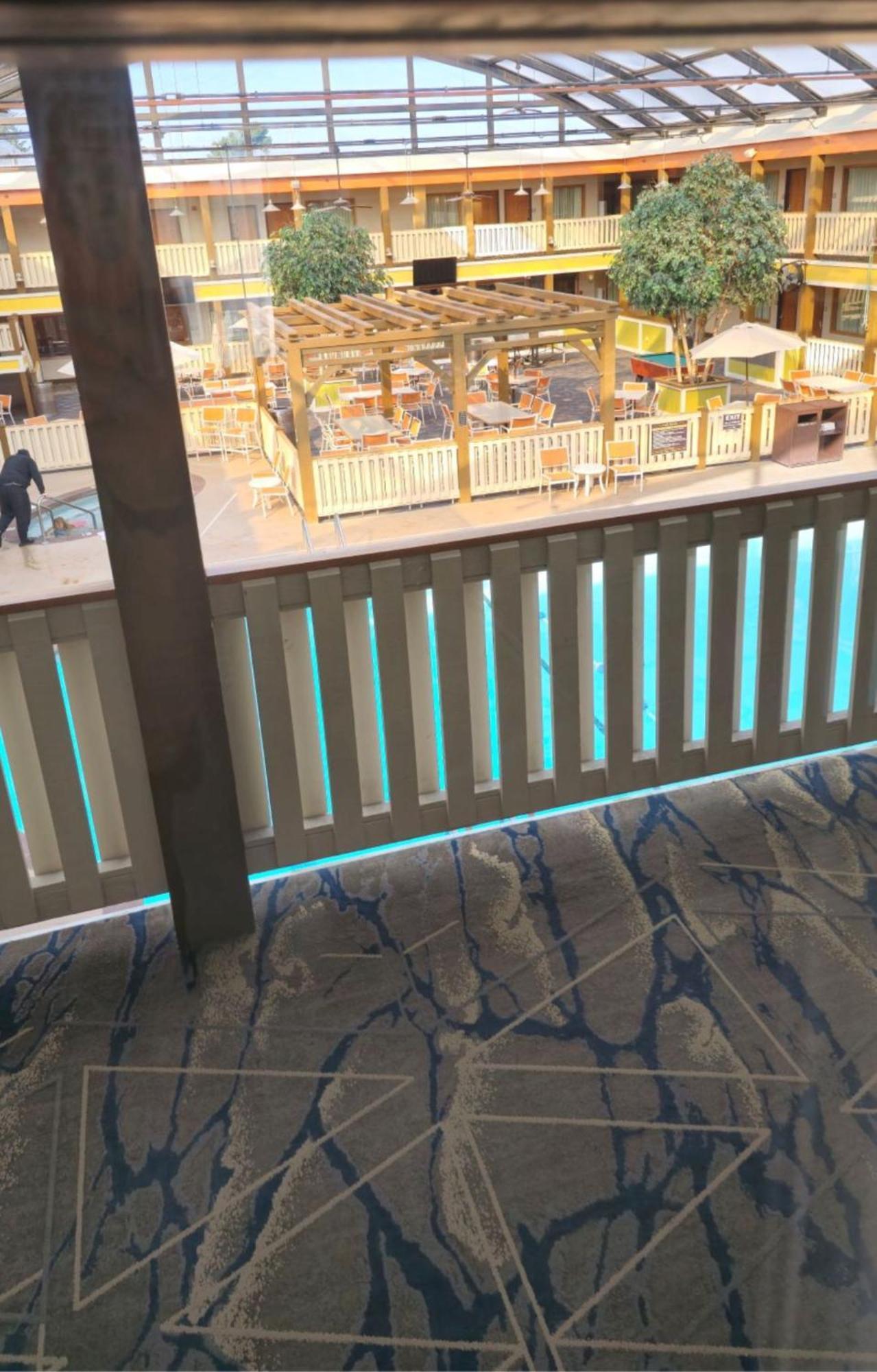 Best Western Plus Dubuque Hotel And Conference Center Exterior foto